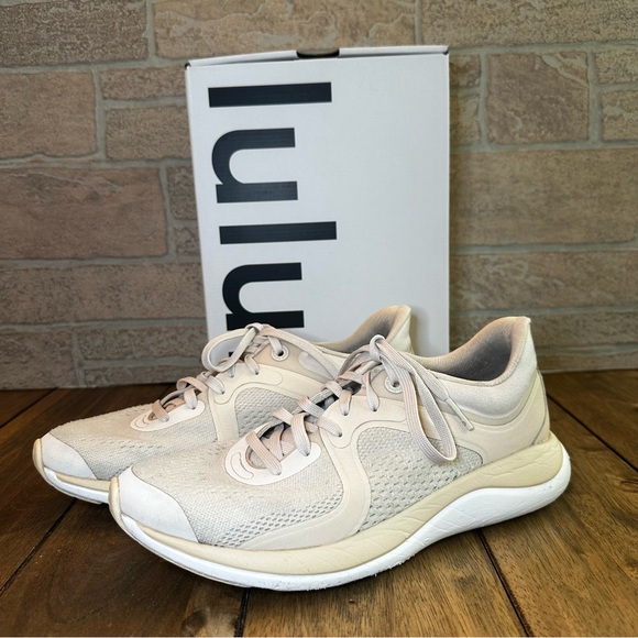 Lululemon Chargefeel Low Womens Workout Shoe Light Ivory Dove Grey White/Sz 8.5 - Picture 2 of 16